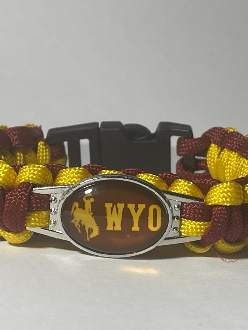 Wyoming Cowboys NCAA Paracord Bracelet NEW